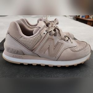 New Balance Women's 574 Pink / Au Lait Rose Champagne Nubuck Sneakers, Size 7.5